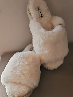 NEW FIRESIDE DEARFOAM SUPER FLUFF SLIPPERS Sz 10